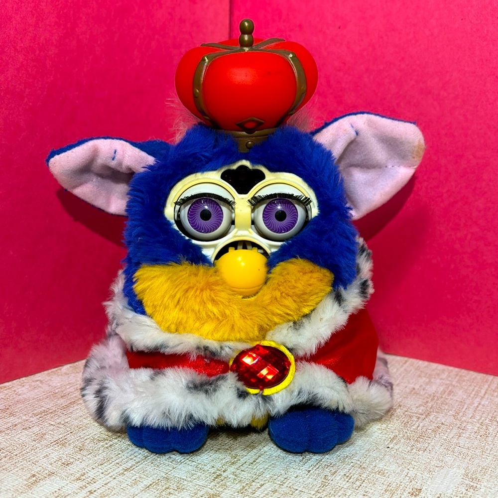 Rare Furby - "Your Royal Majesty" 1998 Special Limited Edition (Purple Eyes)